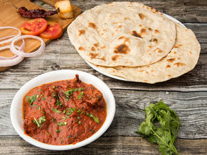 Paneer Kolhapuri With 2 Tnadoori Roti