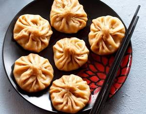 Butter Chicken Momos