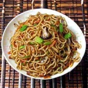 Schezwan Mushroom Noodles