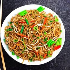 Hakka Noodles Lamb