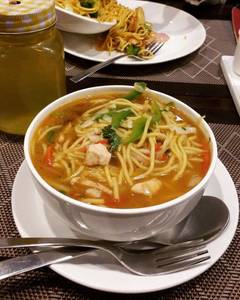 Veg Thukpa