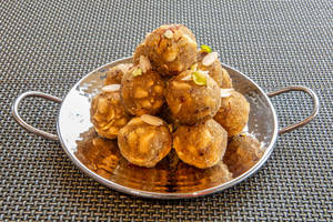 Gond Ladoo