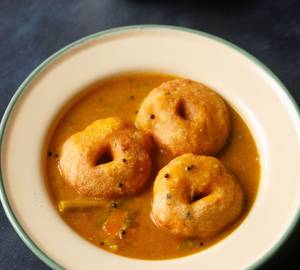 Sambhar Vada [1 Vada]