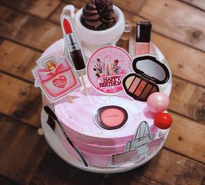 Makeup Theme Chocolate Cake