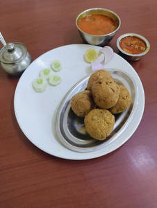 Gokul Dal Bati