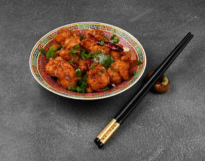 Schezwan Chicken (semi-dry)