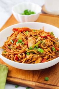 Chicken hakka noodles