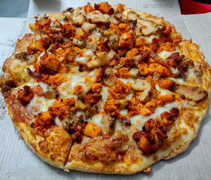 Chicken Dominator Pizza