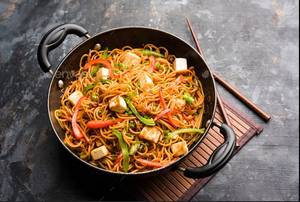 Paneer Schezwan Noodles