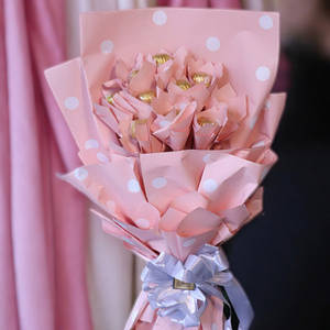 Hand Crafted Classic Bouquet With 10 Chocolates