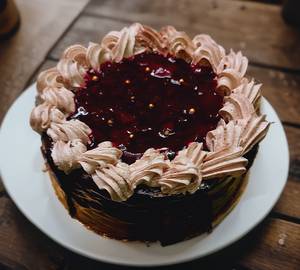 Strawberry Chocolate Cake 500gm