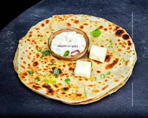 Paneer pratha + chutney
