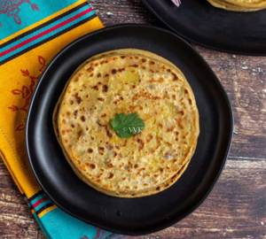 Aloo/Pyaz Mix Paratha+Bhuni Mirch+Pickle+Boondi Raita