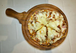 Butter Chicken Pizza