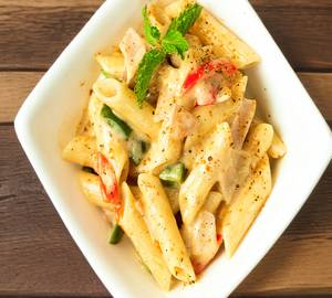 Special White Pasta With Cold Drink [250 Ml]