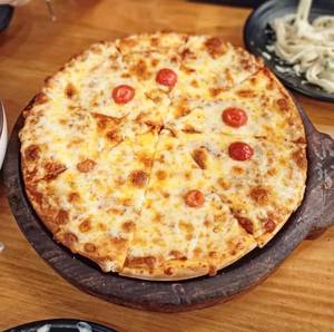 Margherita pizza