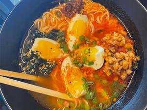 Chilli Garlic Minced Chicken Ramen