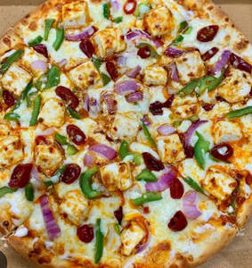 Tandoori Sauce Paneer Pizza
