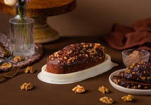 Eggless Choco Walnut Cake 350Gm Oval