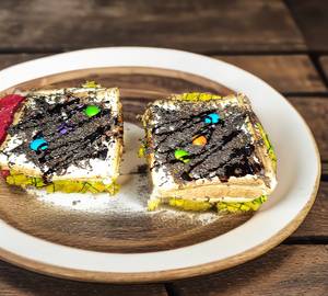 Chocolate cheesy sandwich [medium size]