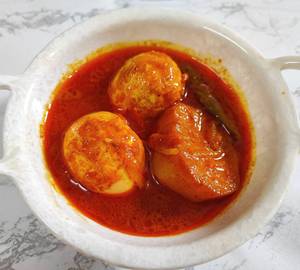 Egg Curry (2 Pcs + 1 Potato)