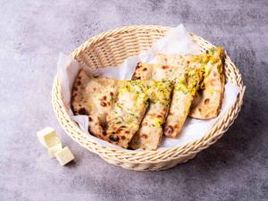 Paneer Stuffed Kulcha