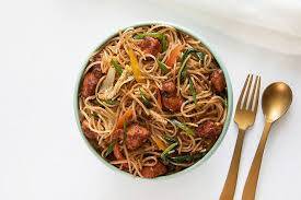 Chicken schezwan fried noodles