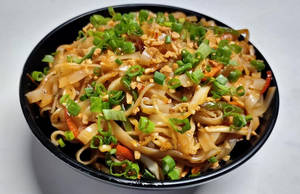 Chicken Pad-thai Noodles (rice Noodles)