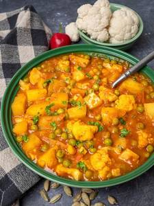 Aloo Gobi Aloo Matar
