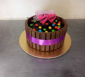 Swirl of Gems KitKat Cake 
