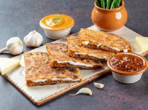 Chicken Schezwan Paratha 1