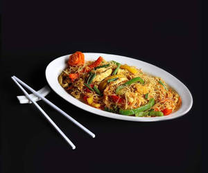 Singapore Rice Vermicelli Noodle Chicken