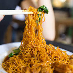WOK TOSSED CURRIED NOODLES