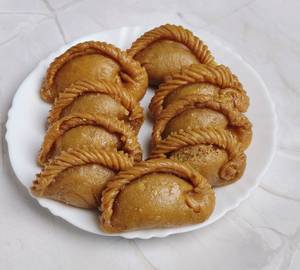 Ghee Khovapuri (Gujiya)