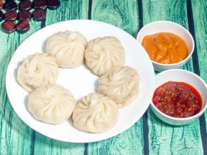 Steam paneer momos