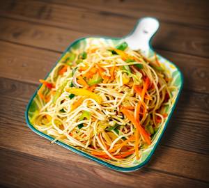 Veg hakka noodles