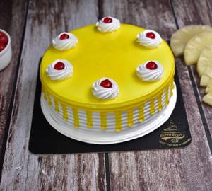 Delicious Pineapple Cake 