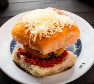 Schezwan Vada Pav [1 Piece]