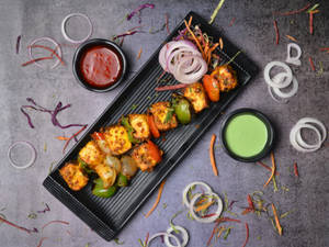 Lehsuni Paneer Tikka