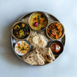 Kathiyawadi Fix Thali