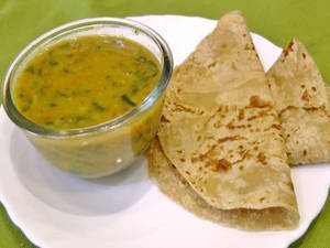 Phulka With Dhal
