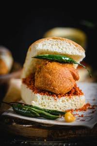 Vada Pav   