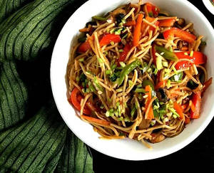 Burnt garlic noodles