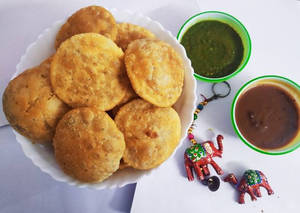 Pyaz Kachori