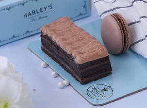 Ferrero Nutella Crocante Medovik With Macaron