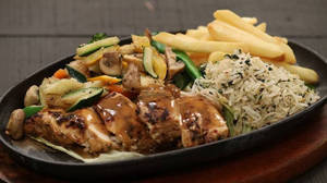 Grilled Chicken Platter In Mexican Sauce
