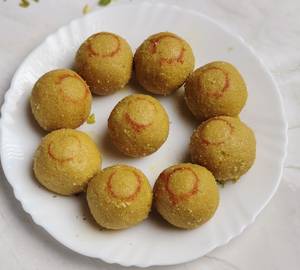 Besan Laddu