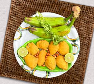 Plain Raw Banana Bajji Plate(4 Pcs)