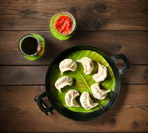 Paneer Tikka Momos Red Chilli Sauce [6 Pieces ]