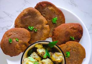 Kuttu Ki Poori With Aloo Ki Sabji